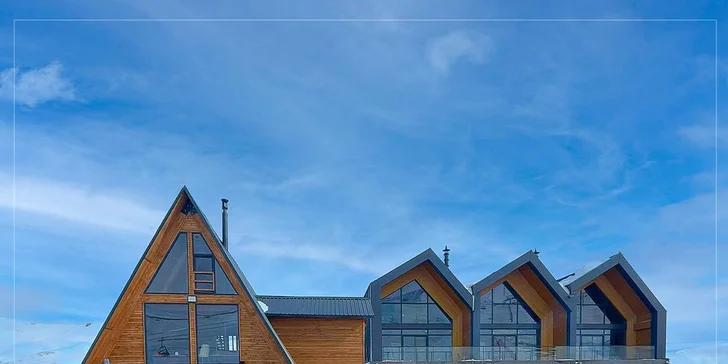 5* turecký hotel Das 3917 přímo u lyžařského střediska: polopenze, krytý bazén, letenka i bodový skipas