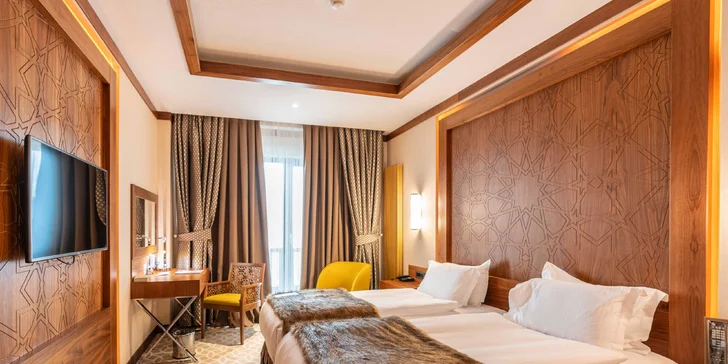 5* turecký hotel Das 3917 přímo u lyžařského střediska: polopenze, krytý bazén, letenka i bodový skipas