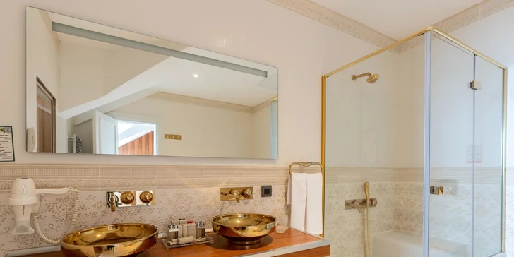 5* turecký hotel Das 3917 přímo u lyžařského střediska: polopenze, krytý bazén, letenka i bodový skipas