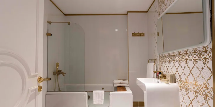 5* turecký hotel Das 3917 přímo u lyžařského střediska: polopenze, krytý bazén, letenka i bodový skipas