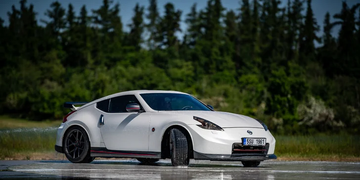 Jedinečná nabídka MAX CARS: škola smyku na profesionálním polygonu