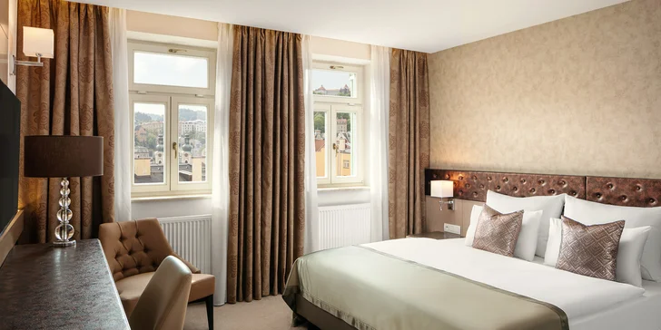 Luxusní butikový hotel v srdci Karlových Varů: 300 m od Vřídelní kolonády, polopenze i procedury