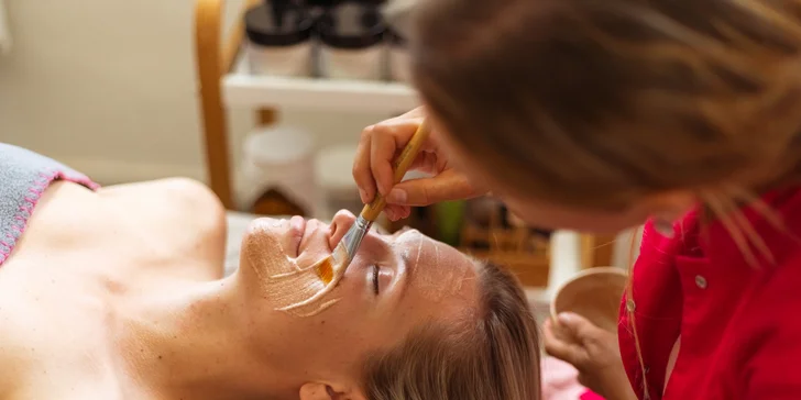 Relaxační masáž i ceremoniál inspirovaný živly: masáž, kosmetická péče i zábal nebo peeling