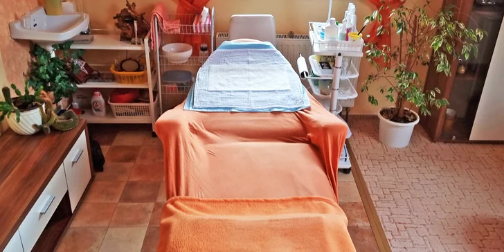 Kosmetické ošetření pleti: hloubkové čištění, masáž obličeje i bioprotonová lampa