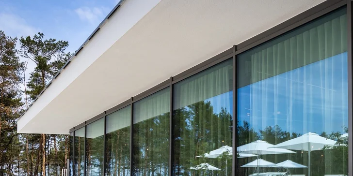 Spa resort u Baltu: snídaně, 5 druhů saun, vyhřáté bazény i jacuzzi, akce 2 děti zdarma