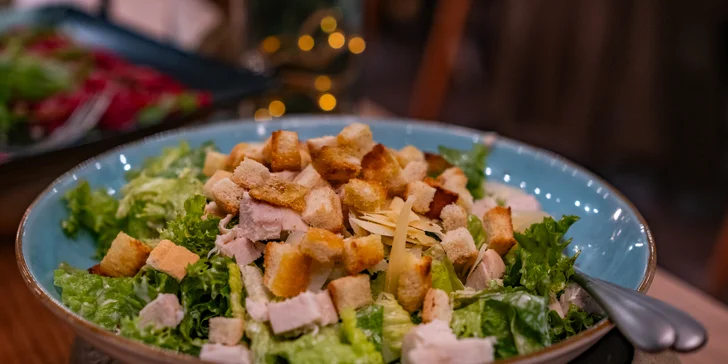 A aby to byl brunch se vším všudy, těšte si také na neomezenou konzumaci prosecca, vína, piva a vybraných nealkoholických nápojů. 