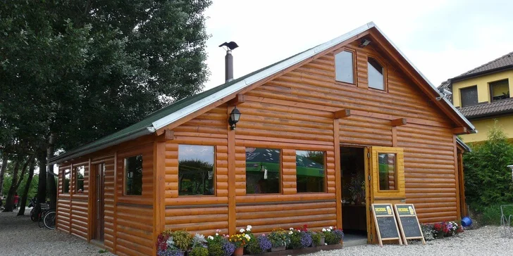 Zastavte se ve skvělé místní restauraci. 