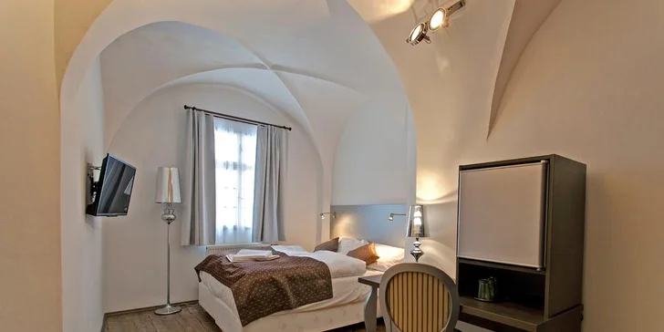 Vy se zabydlíte ve dvoulůžkovém nebo vícelůžkovém pokoji Standard. K dispozici je minibar, set na přípravu kávy a čaje, TV a Wi-Fi. 