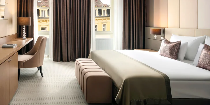 Luxusní butikový hotel v srdci Karlových Varů: 300 m od Vřídelní kolonády, polopenze i procedury