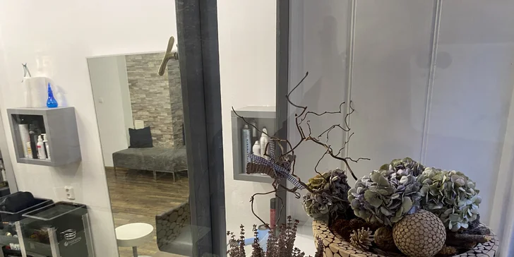 Dámský střih nebo melír pro všechny délky vlasů v centru Prahy