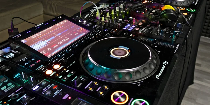 Pronájem plně vybavené DJ zkušebny nebo 3hod. kurz hraní