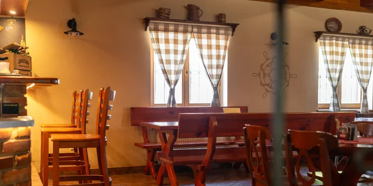 Burger dle výběru s hranolky pro jednoho i pár v Ostravě