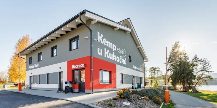 Pobyt na břehu Lipna pro dva či pro rodinu v moderních pokojích se snídaní