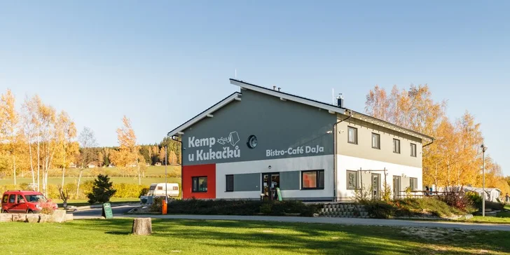 Pobyt na břehu Lipna pro dva či pro rodinu v moderních pokojích se snídaní