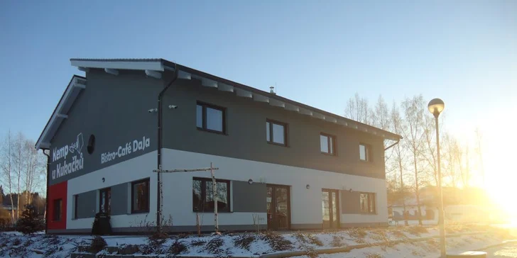 Pobyt na břehu Lipna pro dva či pro rodinu v moderních pokojích se snídaní