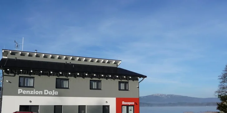 Pobyt na břehu Lipna pro dva či pro rodinu v moderních pokojích se snídaní