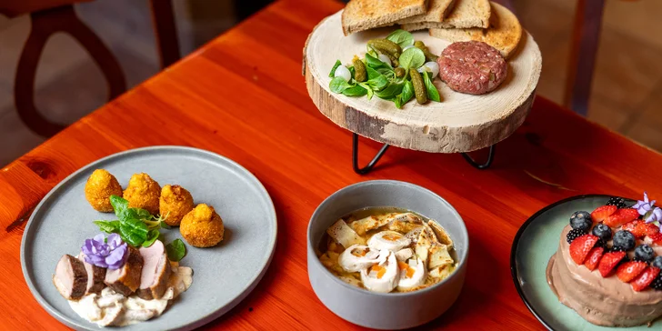 Degustační menu U Pajdy pro 2: hovězí tataráček, drůbeží vývar, kachní prsa, minidortík