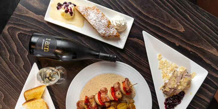 Tříchodové menu pro 2 osoby: kachní paštika, špíz z vepřové panenky a štrúdl se zmrzlinou