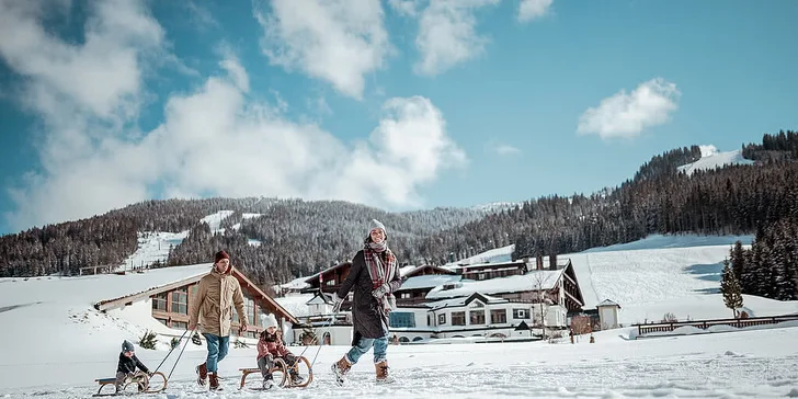 Krásný hotel v Rakousku hned u sjezdovky: polopenze plus, parádní wellness, herny pro děti