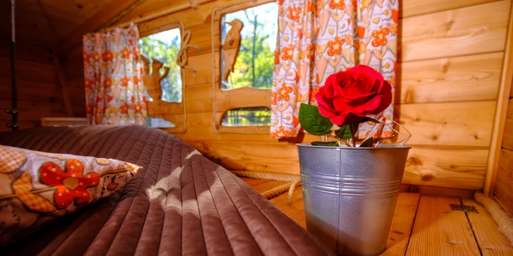Treehouse na Babím lomě: romantický pobyt uprostřed lesa