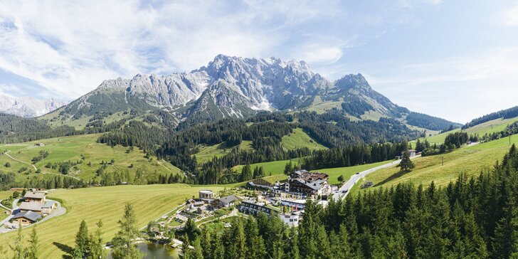 Krásný hotel v Rakousku: polopenze, parádní wellness, herny pro děti a v létě karta výhod