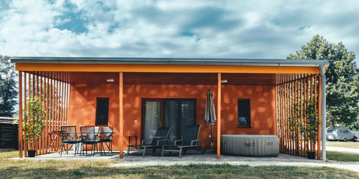 Lázeňské městečko Banovci: mobilní domek se soukromou vířivkou, bazény, termální koupele, 2 děti zdarma