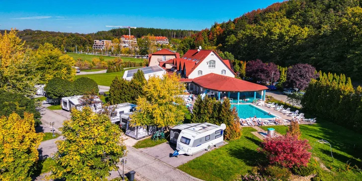 Pobyt nedaleko Egeru: wellness centrum s léčivou vodou, polopenze a zábava, 2 děti zdarma