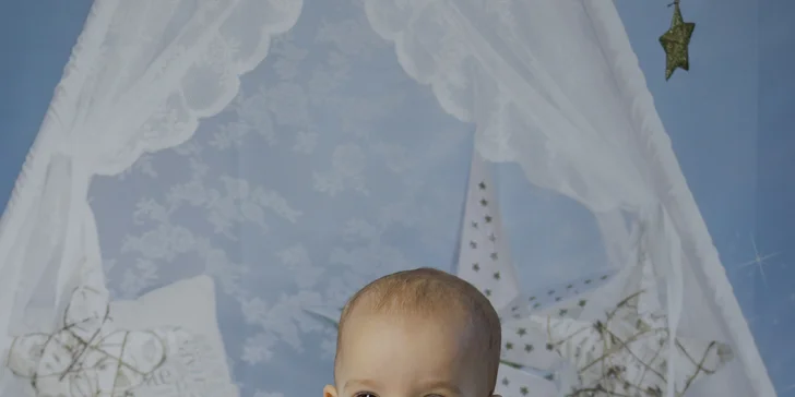 Vánoční focení v ateliéru s výběrem pozadí i tiskem fotografií
