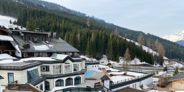 Krásný hotel v Rakousku: polopenze, parádní wellness, herny pro děti a v létě karta výhod
