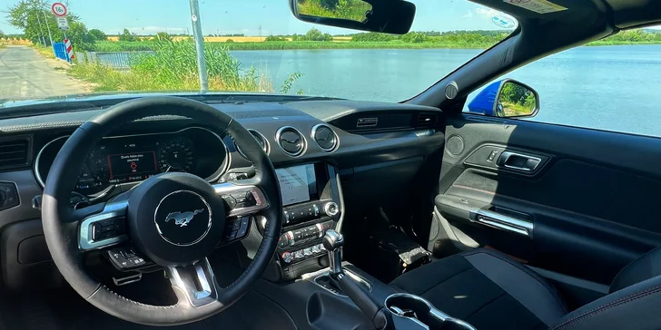 Zážitková jízda s Fordem Mustang California Special 5.0 V8 na 12 až 72 hodin