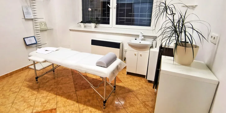 Masáže: klasická masáž dolních končetin, zad nebo šíje i Dornova metoda proti bolesti kloubů