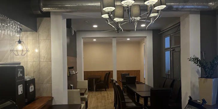 Ukrajinské speciality: domácí pelmeně a vareniky pro 2 osoby na Vinohradech
