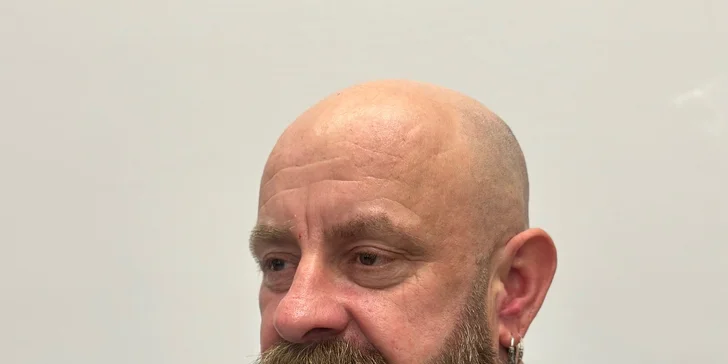 7Barber & Salon: balíčky se střihem, úpravou vousů i pomádou z USA