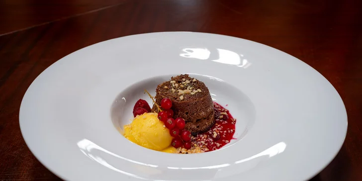 Čtyřchodové menu s nádechem asijské kuchyně: krevety, dýňový krém, steak s quinoou i fondant