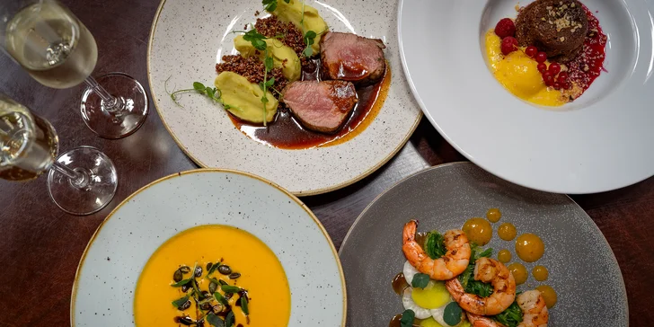 Čtyřchodové menu s nádechem asijské kuchyně: krevety, dýňový krém, steak s quinoou i fondant