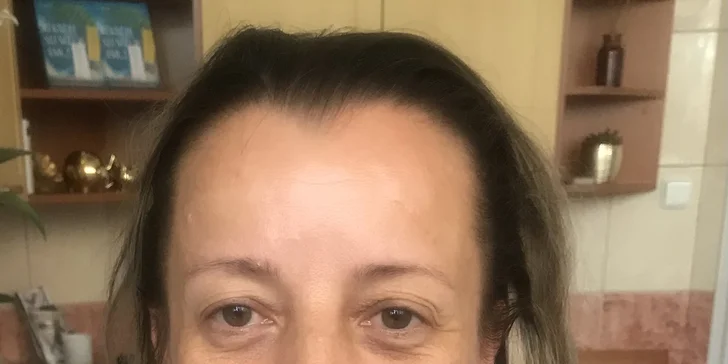 Proměna, s níž rozkvetete: make-up, sestřih, kosmetika i lehké občerstvení