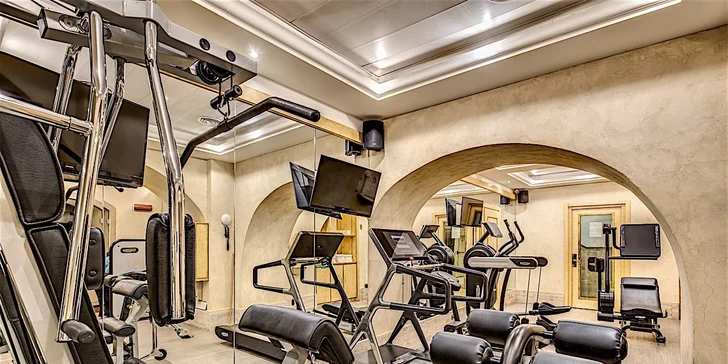 Luxusní 4* hotel v centru Říma: 1,3 km od Fontány di Trevi a 2,5 km od Kolosea