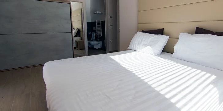 Lago di Garda: romantický pobyt v hotelu u pláže s polopenzí pro dva