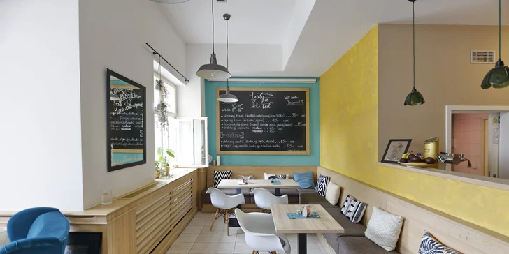 Šest tapas podle výběru ze 17 druhů a víno nebo pivo pro 2 osoby