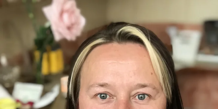 Proměna, s níž rozkvetete: make-up, sestřih, kosmetika i lehké občerstvení