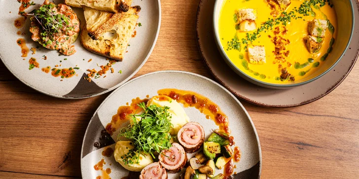 Vyladěné 4chodové menu v moderní restauraci: japonský tatarák i panenka sous vide