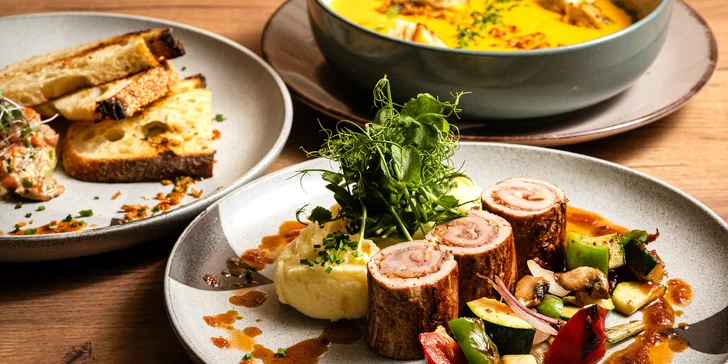 Vyladěné 4chodové menu v moderní restauraci: japonský tatarák i panenka sous vide