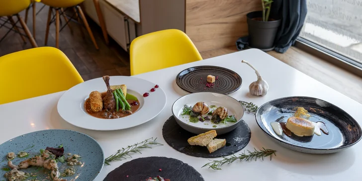 6chodové francouzské menu od kuchaře s michelinskou praxí: žabí stehýnka, šneci i kuřecí stehno