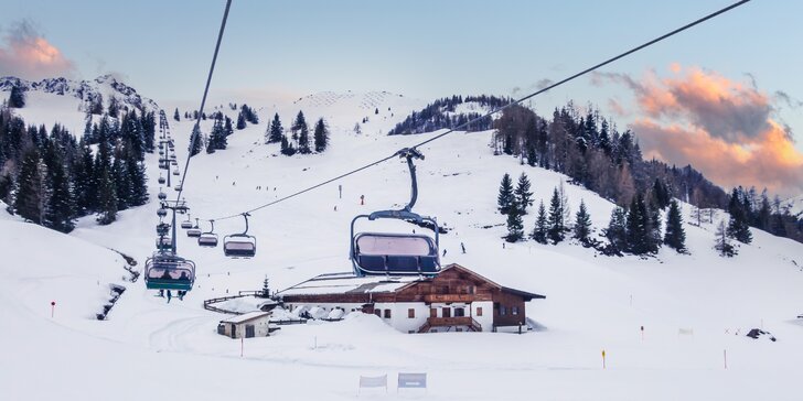 Nádherná zimní dovolená v Rakouských Alpách: snídaně, wellness i lyžování