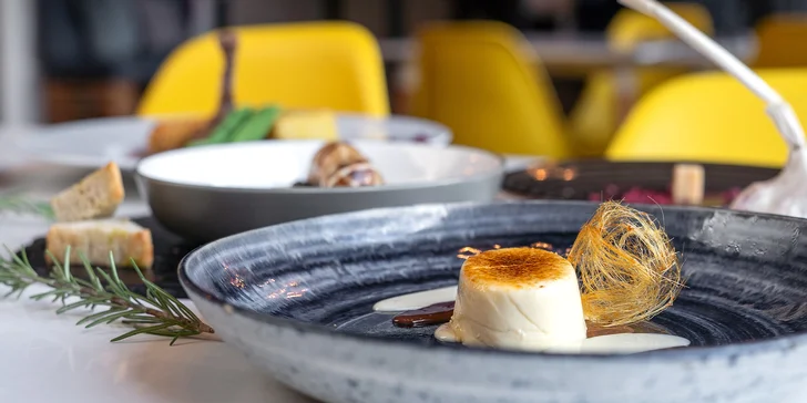 6chodové francouzské menu od kuchaře s michelinskou praxí: žabí stehýnka, šneci i kuřecí stehno