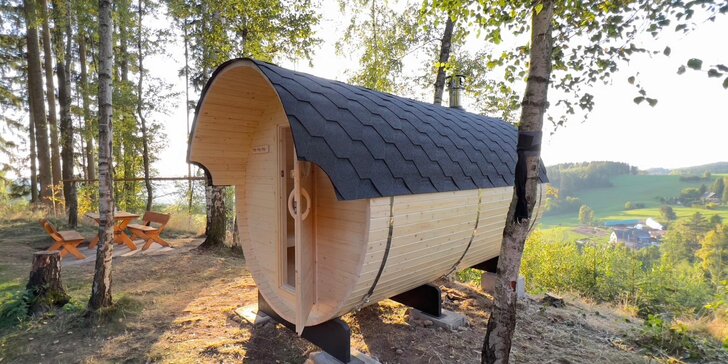 Netradiční relax v přírodě u Adršpachu: vybavená jurta se saunou pro pár i rodinu