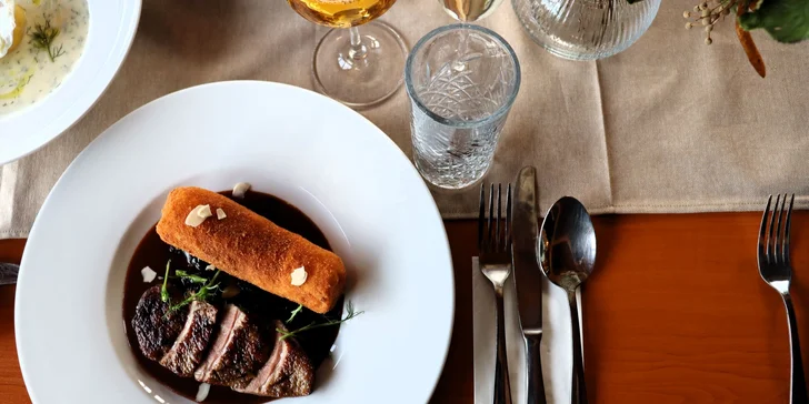 Degustační menu v golfovém resortu Ostravice: 5chodové menu s kachním prsem a vinným párováním pro 2 osoby