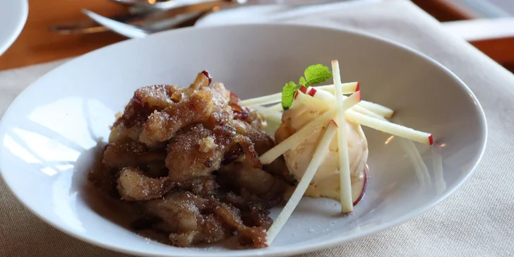 Degustační menu v golfovém resortu Ostravice: 5chodové menu s kachním prsem a vinným párováním pro 2 osoby