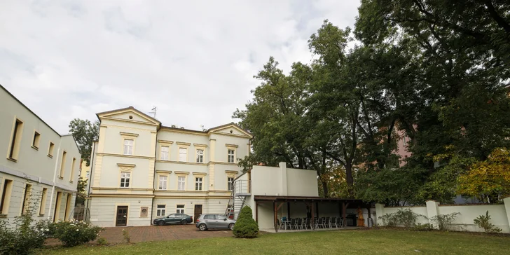 Léto v Praze: útulný penzion s možností snídaní jen 30 minut od centra