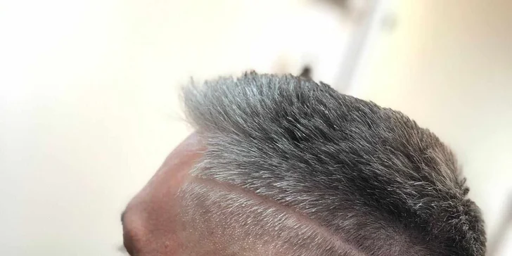 Dámský střih pro krátké i dlouhé vlasy, vlasová kúra Olaplex či balíček pro pány